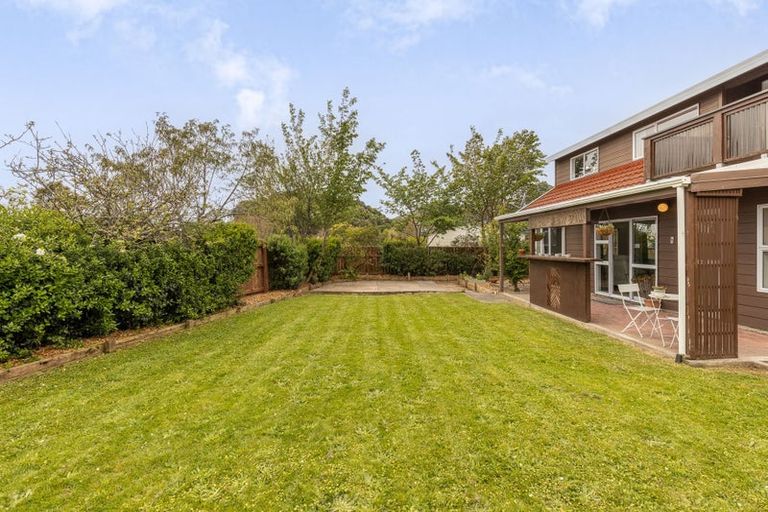 Photo of property in 5 Redwood Close, Paraparaumu, 5032