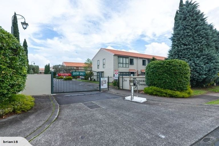 Photo of property in Tuscany Towers, 84/1 Ambrico Place, New Lynn, Auckland, 0600
