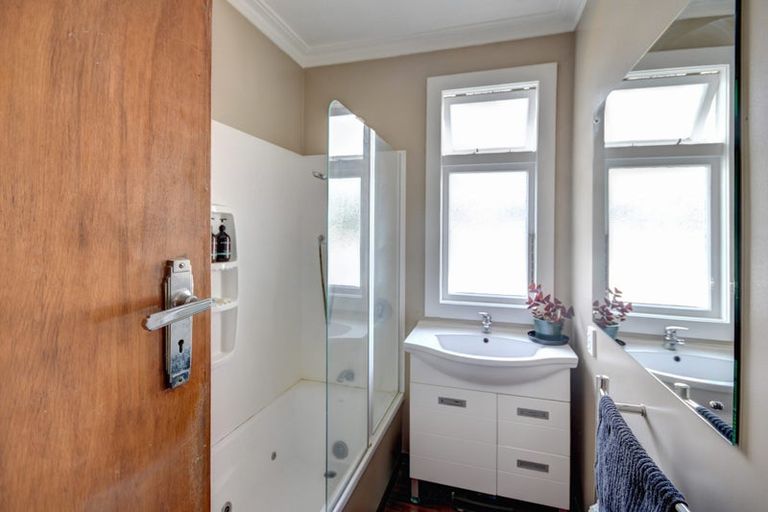 Photo of property in 19 Burns Street, Milton, 9220