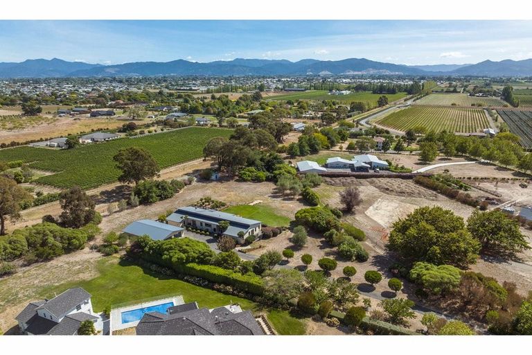 Photo of property in 12 Dry Hills Rise, Riverlands, Blenheim, 7274