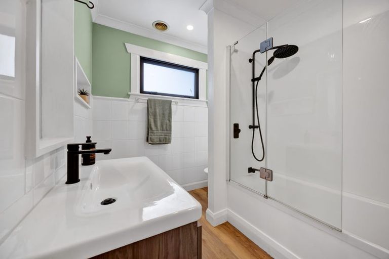 Photo of property in 15 Craig Street, Stratford, 4332