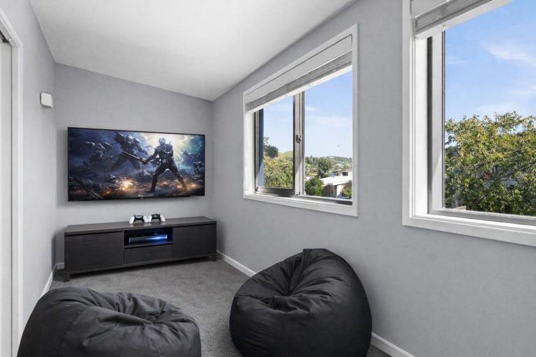 Photo of property in 12 Moorhouse Street, Taradale, Napier, 4112