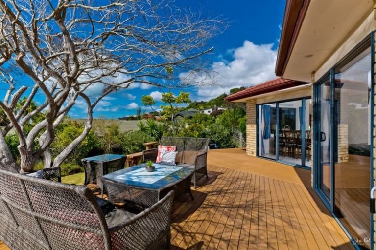 Photo of property in 48 Waldorf Crescent, Orewa, 0931