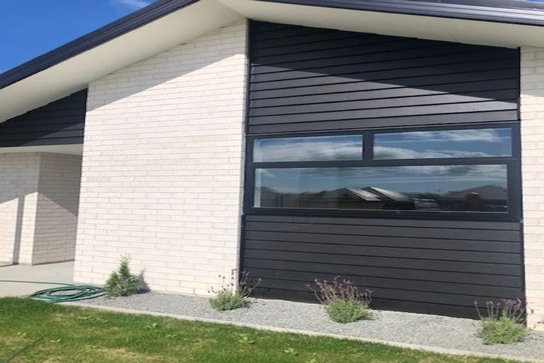 Photo of property in 14 Valour Drive, Rangiora, 7400