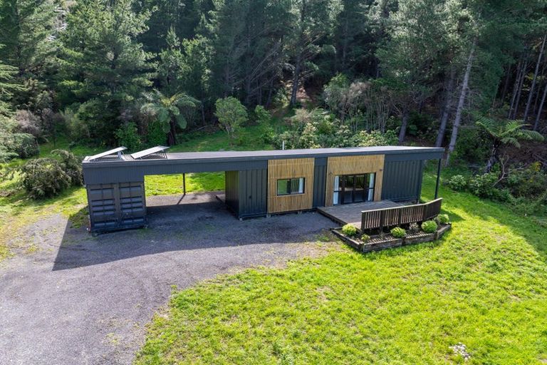 Photo of property in 90 Hoeke Road, Carrington, Carterton, 5791