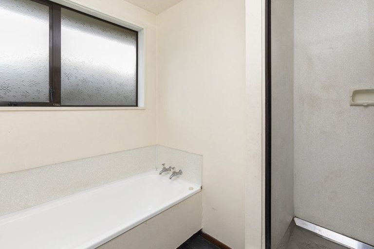 Photo of property in 2/2 Mchaffies Place, Wainoni, Christchurch, 8061