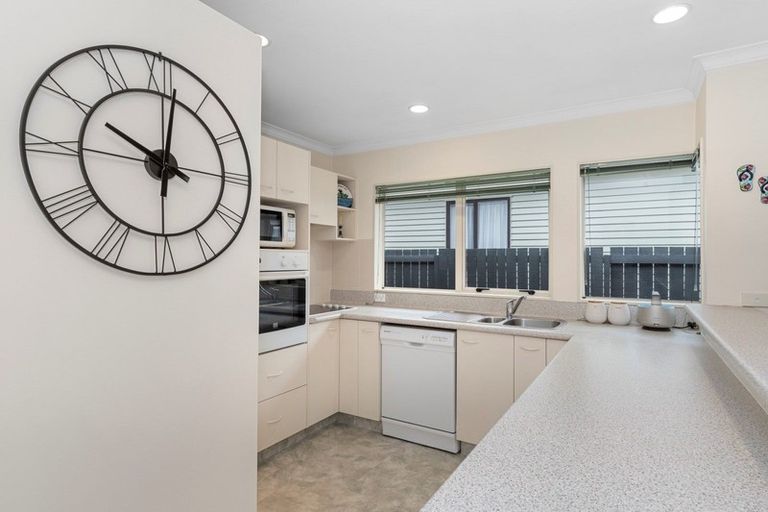 Photo of property in 56a Pitau Road, Mount Maunganui, 3116