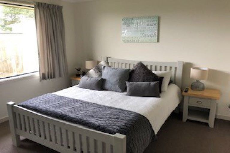 Photo of property in 100 Rosalie Terrace, Kelvin Grove, Palmerston North, 4414