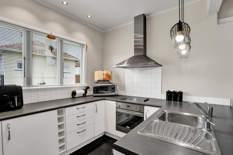 Photo of property in 39 Brown Street, Inglewood, 4330