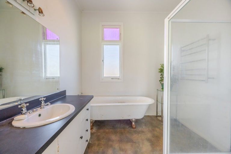 Photo of property in 1 Union Street, Waipawa, 4210