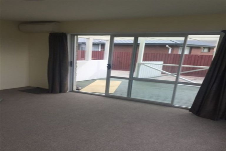 Photo of property in 2/202 Sawyers Arms Road, Bishopdale, Christchurch, 8053