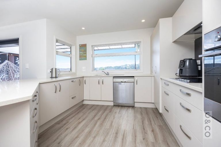 Photo of property in 96 Pohutukawa Parade, Riverhead, 0820