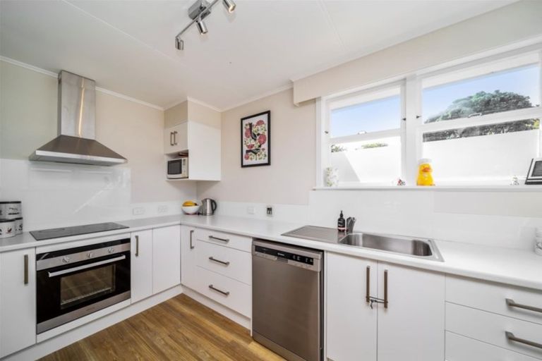 Photo of property in 114 Fairfield Road, Hawera, 4610