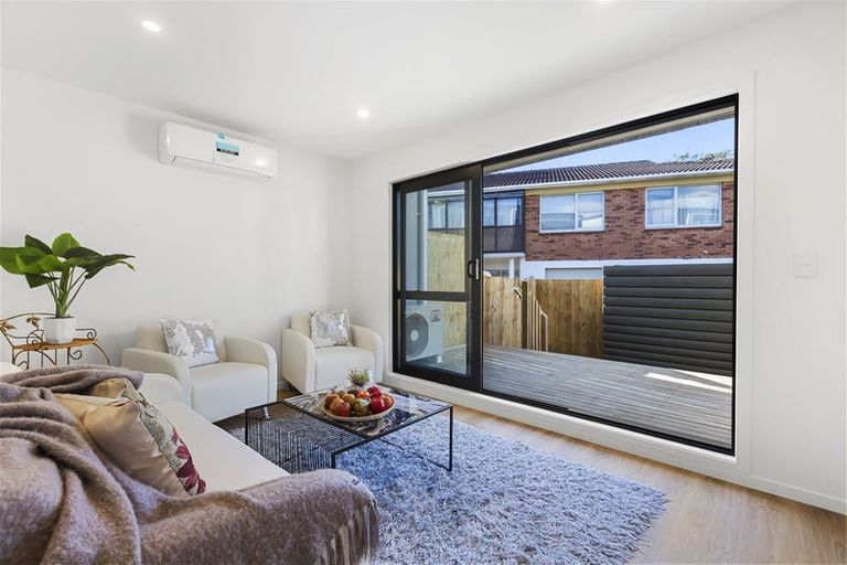 Photo of property in 5/7 Chevis Place, Pakuranga, Auckland, 2010