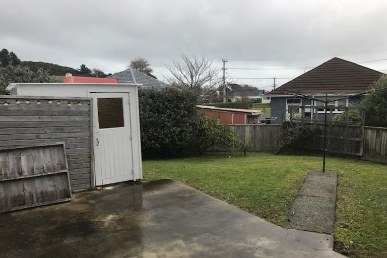 Photo of property in 179 Whites Line East, Waiwhetu, Lower Hutt, 5010