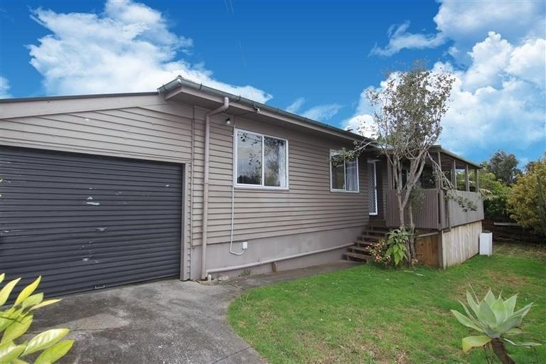 Photo of property in 63 Sheridan Drive, New Lynn, Auckland, 0600