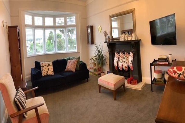 Photo of property in 49 Kensington Avenue, Petone, Lower Hutt, 5012