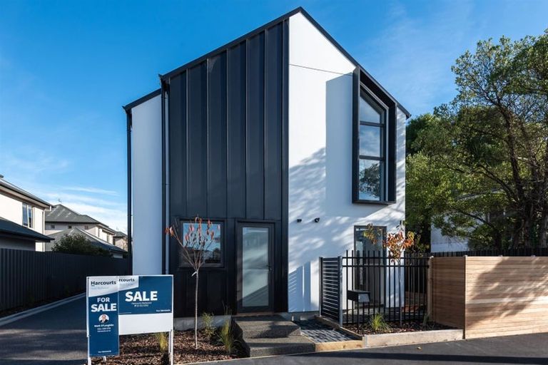 Photo of property in 1/27 Springfield Road, St Albans, Christchurch, 8014