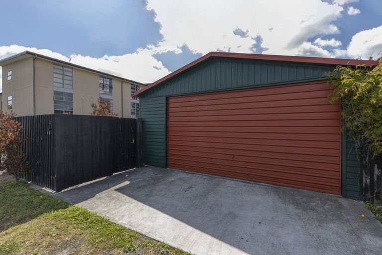 Photo of property in 438 Barbadoes Street, Edgeware, Christchurch, 8013