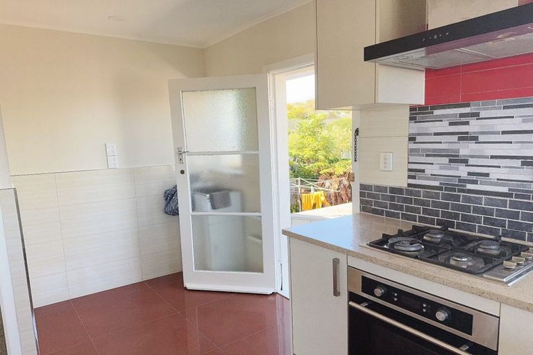 Photo of property in 3 Trinidad Road, Sunnynook, Auckland, 0620