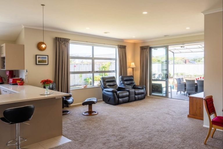 Photo of property in 4 Petrel Close, Paraparaumu Beach, Paraparaumu, 5032