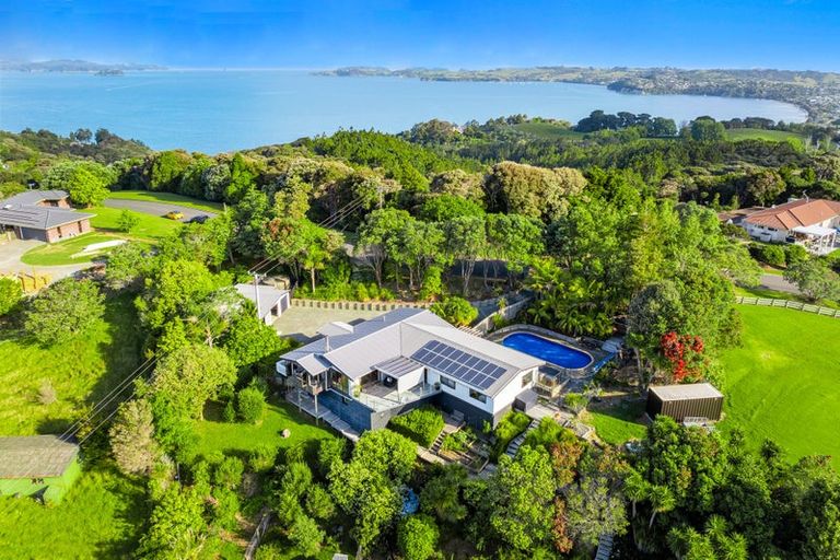 Photo of property in 84 Brick Bay Drive, Sandspit, Warkworth, 0982