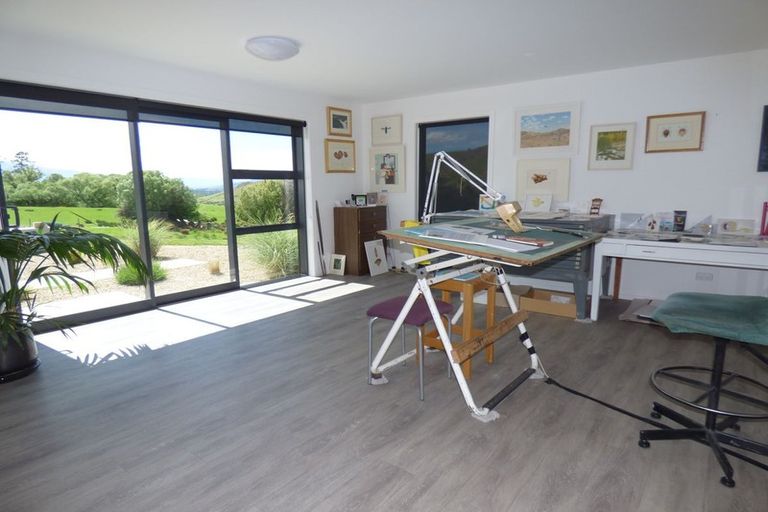 Photo of property in 636 Bannockburn Road, Bannockburn, Cromwell, 9384