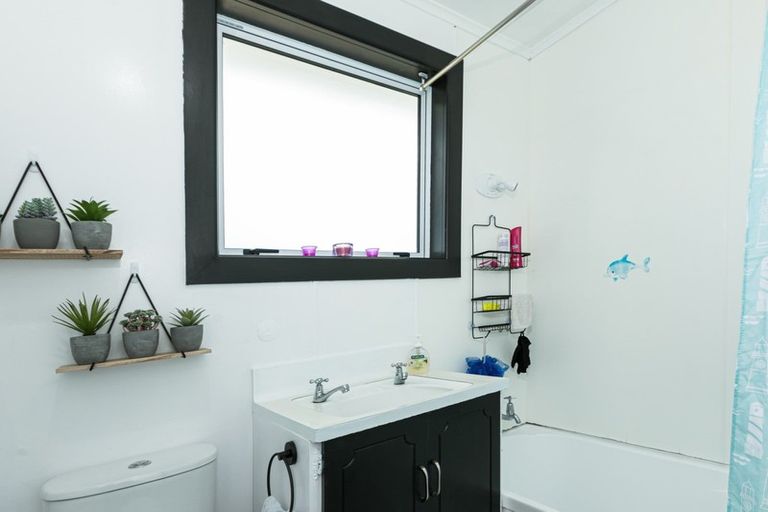 Photo of property in 11 Savage Crescent, Waipukurau, 4200