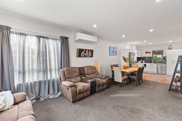 Photo of property in 25 Hitori Street, Weymouth, Auckland, 2103