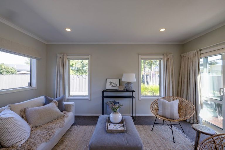 Photo of property in 2 Warwick Crescent, Taradale, Napier, 4112