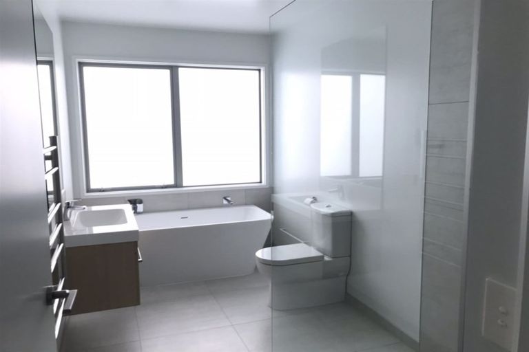 Photo of property in 11 Awatira Drive, Papamoa Beach, Papamoa, 3118