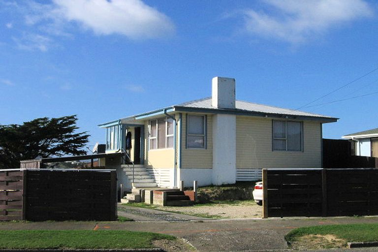 Photo of property in 10 Matatiro Street, Titahi Bay, Porirua, 5022