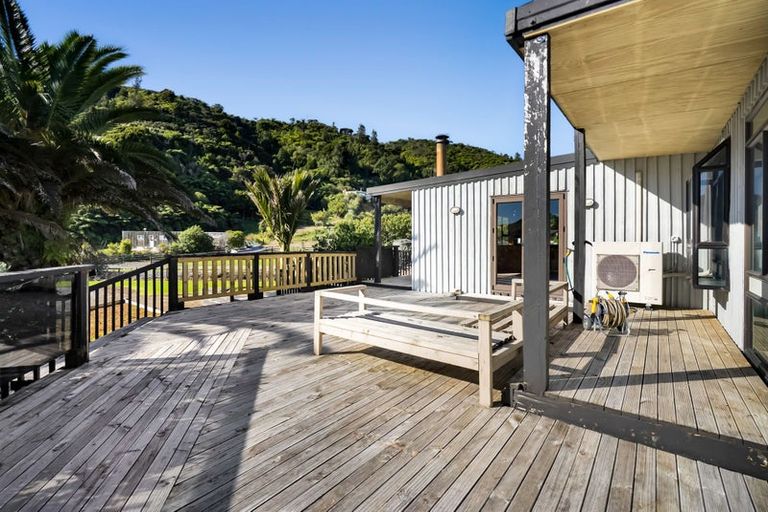 Photo of property in 173 Te Mahoe Road, Mokau, 4376