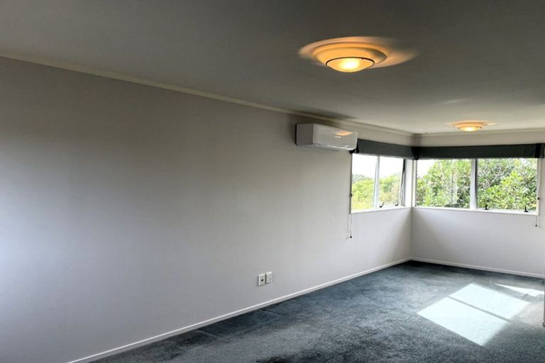 Photo of property in 106 Sturges Road, Henderson, Auckland, 0612