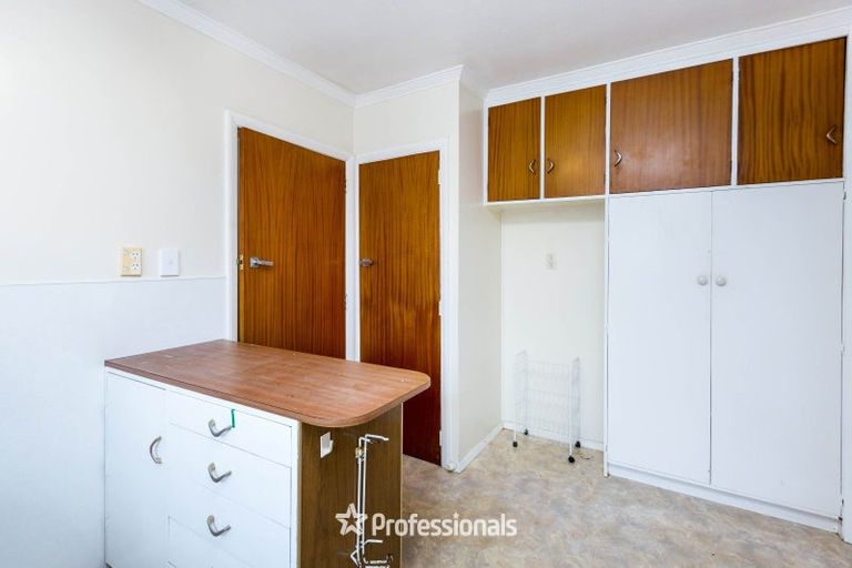 Photo of property in 42 Gibbons Street, Upper Hutt Central, Upper Hutt, 5018