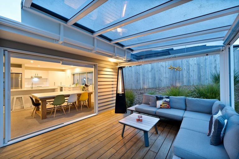 Photo of property in 17 Rauta Way, Helensville, 0800