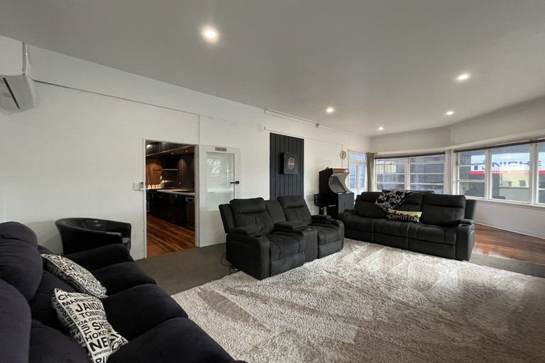 Photo of property in 5 Mana Esplanade, Paremata, Porirua, 5026