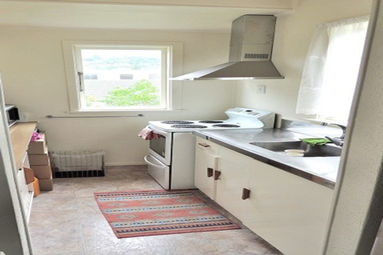 Photo of property in 5 Glen Alton Avenue, Paparangi, Wellington, 6037