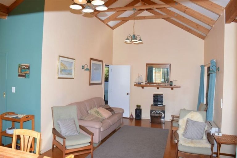 Photo of property in 68 Lukes Road, Little Akaloa, 7583