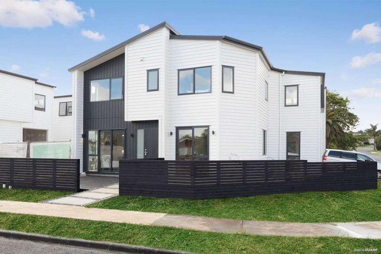 Photo of property in 17a Stanniland Street, Sunnyhills, Auckland, 2010