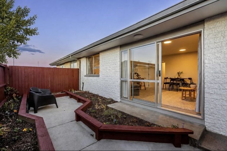 Photo of property in 2/20 Oakhampton Street, Hornby, Christchurch, 8042