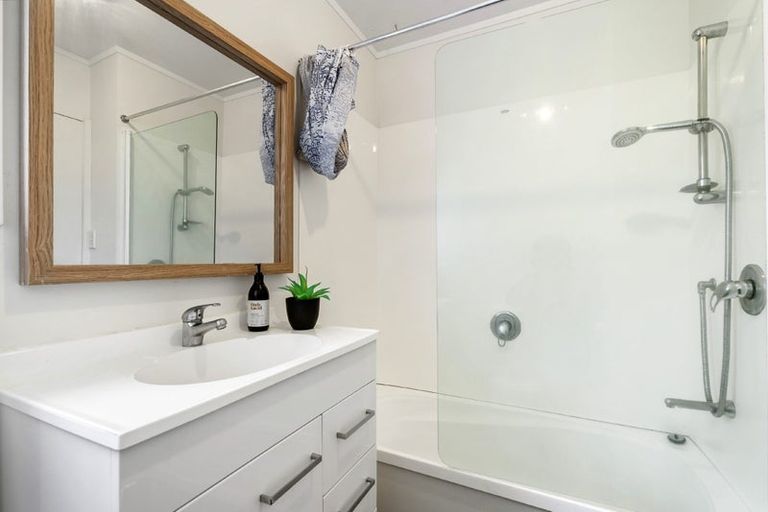 Photo of property in 66 Spinella Drive, Bayview, Auckland, 0629