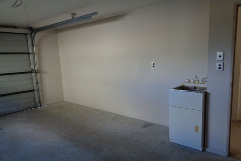 Photo of property in 8/103 Swanson Road, Henderson, Auckland, 0610