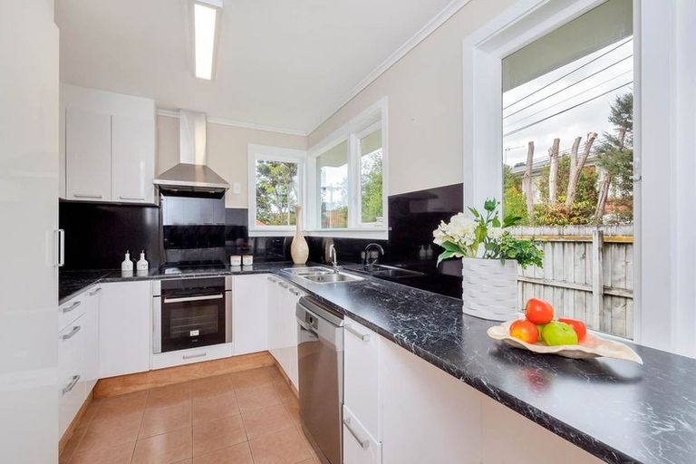 Photo of property in 49a Stanley Road, Glenfield, Auckland, 0629