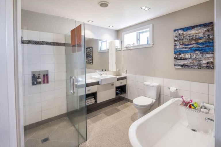 Photo of property in 43 King Edward Parade, Devonport, Auckland, 0624