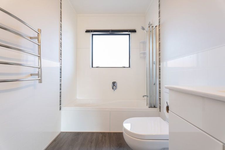 Photo of property in 15 Kentwood Drive, Woodridge, Wellington, 6037