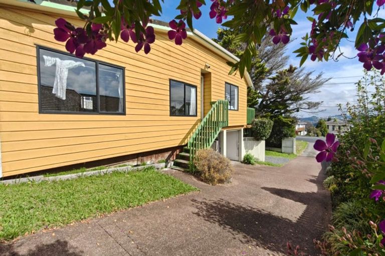 Photo of property in 2/717 East Coast Road, Browns Bay, Auckland, 0630