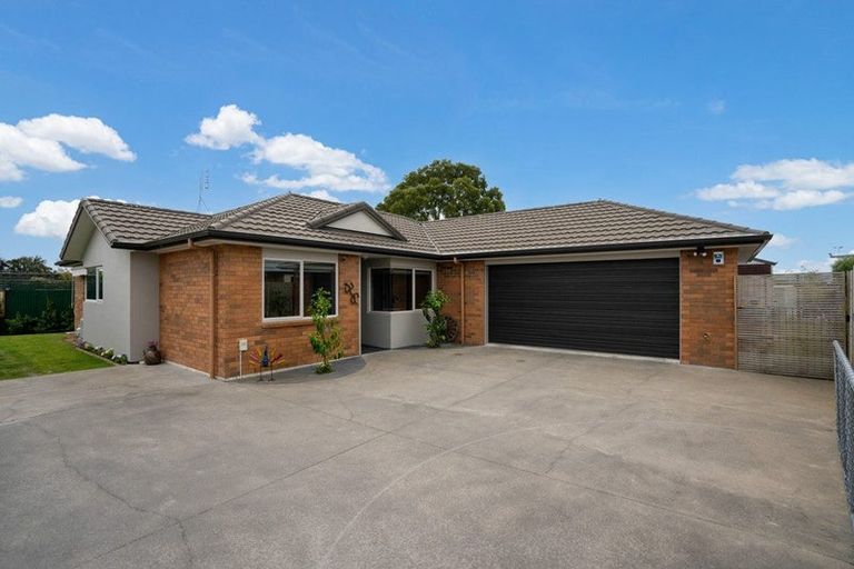 Photo of property in 16b Abergeldie Way, Cambridge, 3434