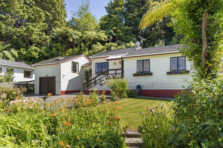 Photo of property in 128 Rahui Road, Otaki, 5512