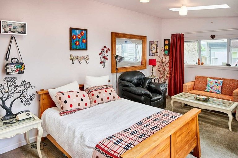 Photo of property in 67 Muritai Road, Eastbourne, Lower Hutt, 5013